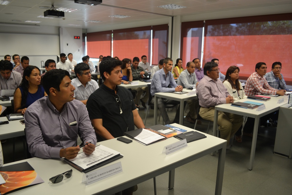 40 Alumnos De La Universidad Peruana De Ciencias Aplicadas De Perú ...